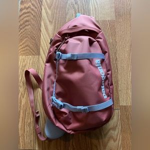 Patagonia atom sling